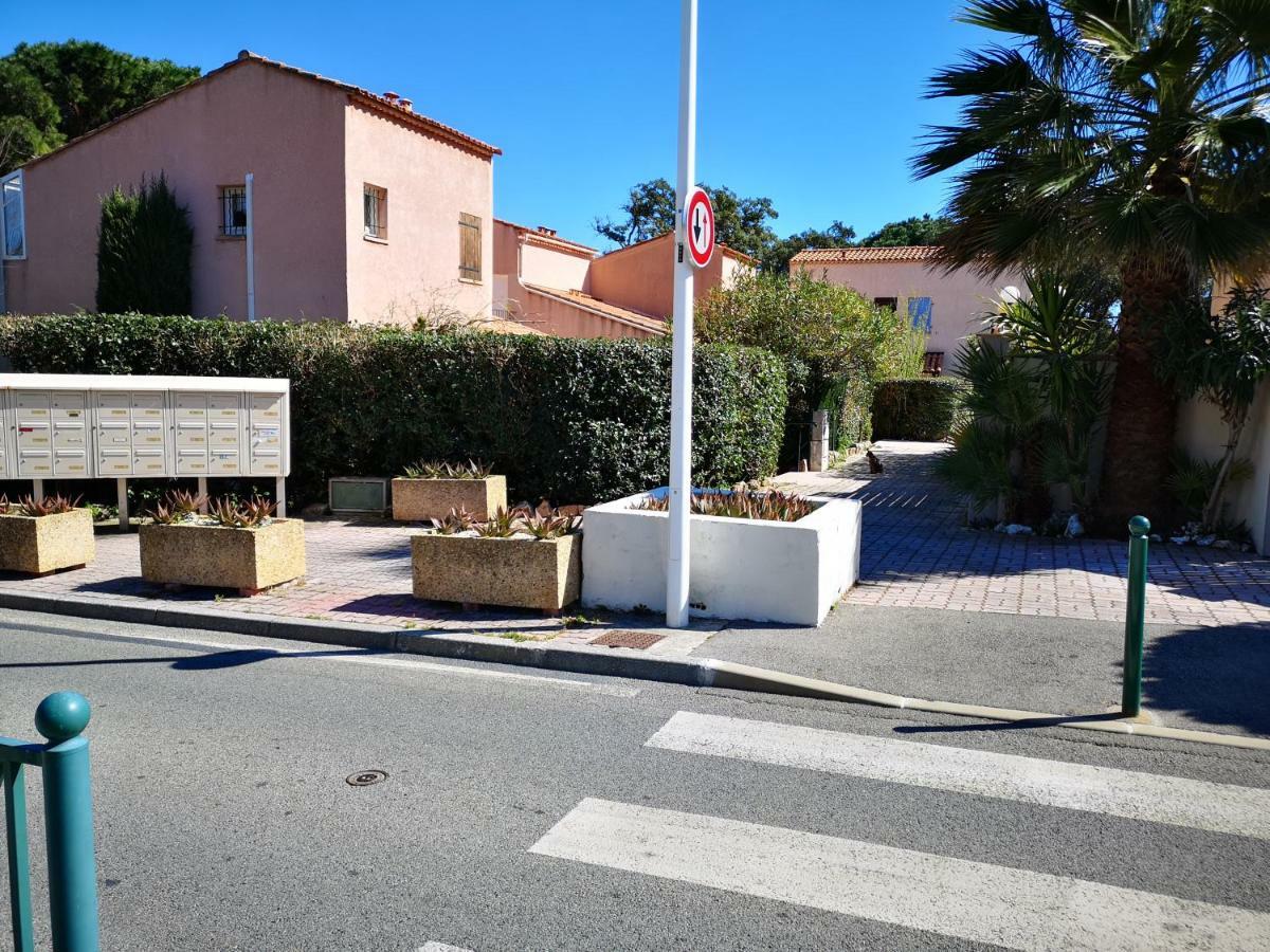 Appartement Sainte-Maxime, Plage De La Nartelle Zewnętrze zdjęcie